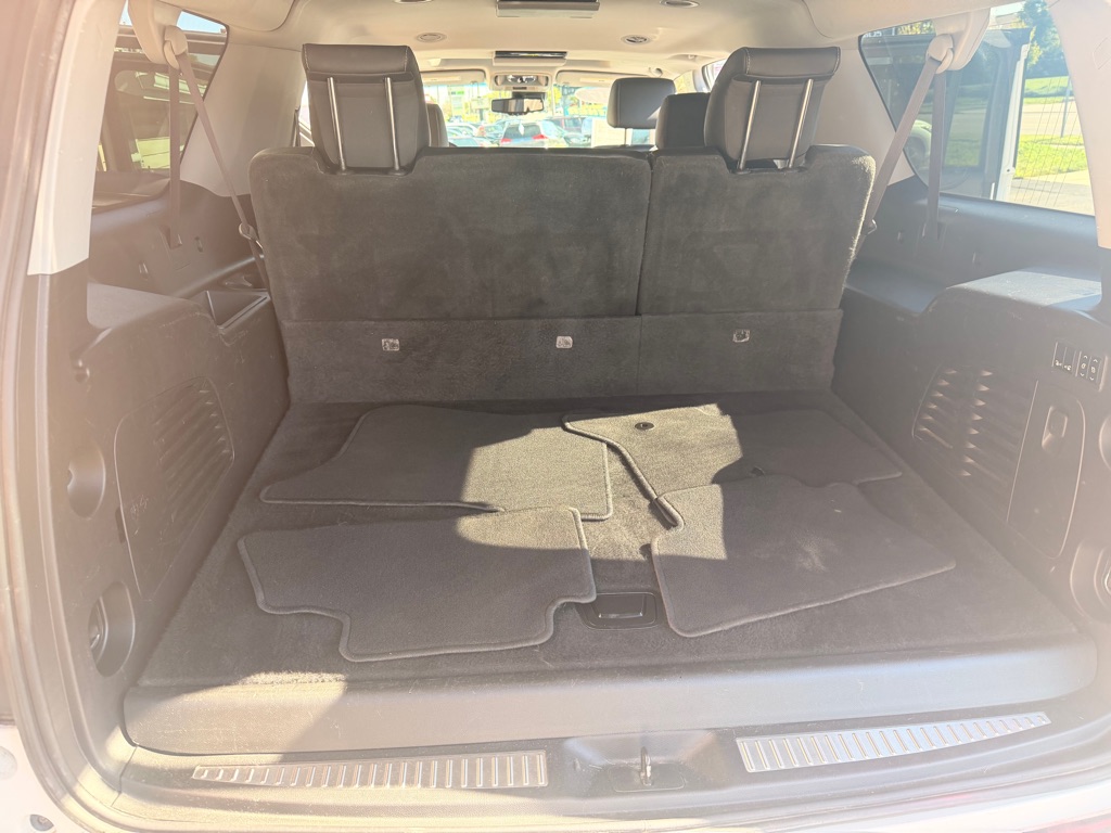 Photo 14 of this CHEVROLET SUBURBAN