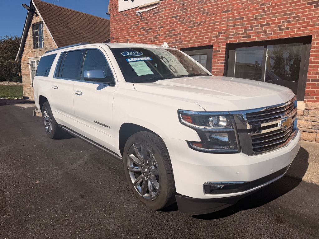 Photo 2 of this CHEVROLET SUBURBAN