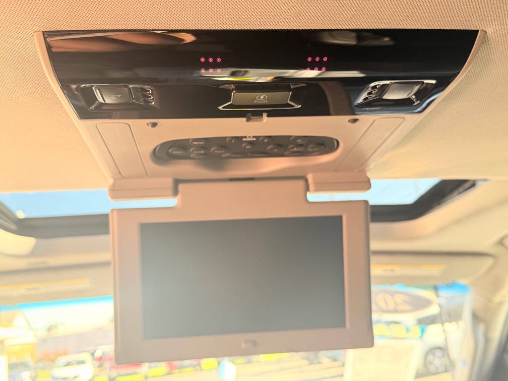 Photo 32 of this CHEVROLET SUBURBAN