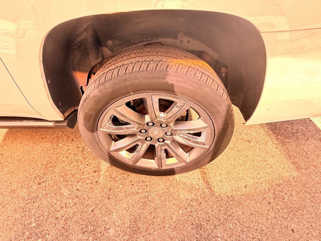 Photo 38 of this CHEVROLET SUBURBAN