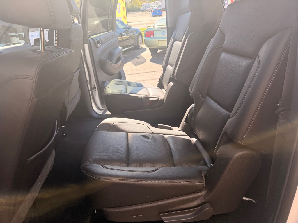 Photo 12 of this CHEVROLET SUBURBAN