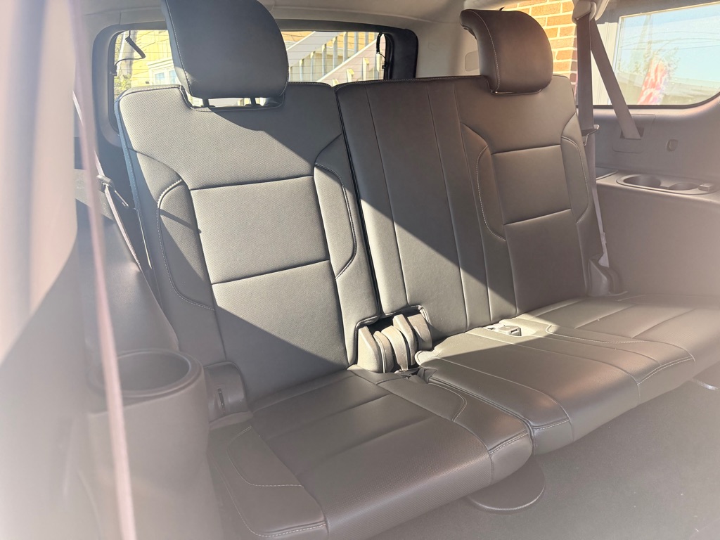 Photo 17 of this CHEVROLET SUBURBAN