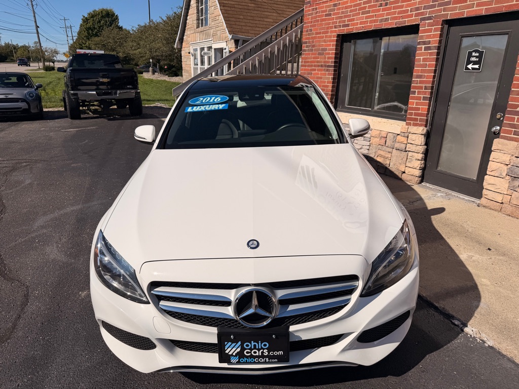 Photo 3 of this MERCEDES-BENZ C-CLASS