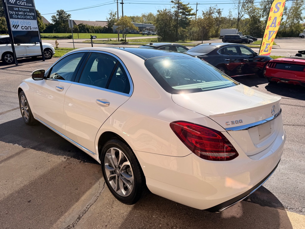 Photo 5 of this MERCEDES-BENZ C-CLASS