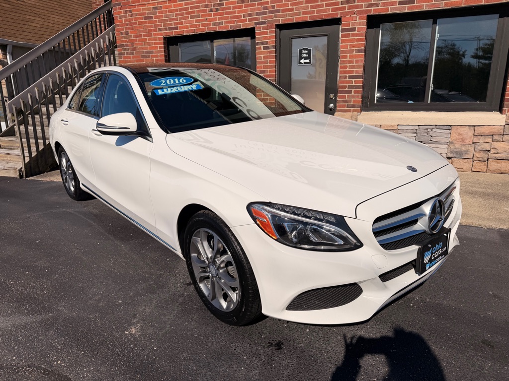 Photo 2 of this MERCEDES-BENZ C-CLASS