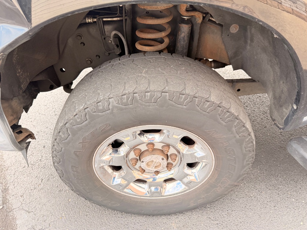 Photo 30 of this FORD F-250 SUPER DUT