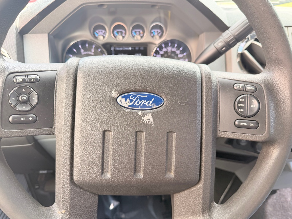 Photo 23 of this FORD F-250 SUPER DUT