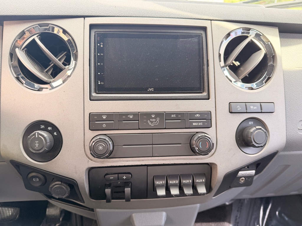 Photo 24 of this FORD F-250 SUPER DUT