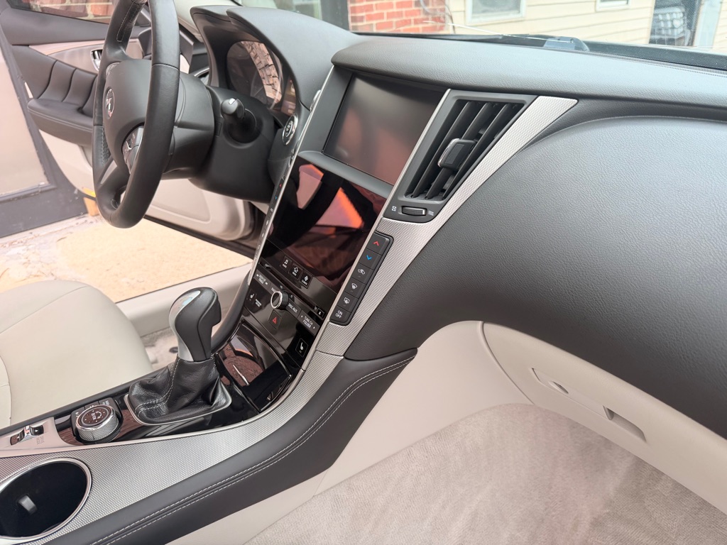 Photo 17 of this INFINITI Q50
