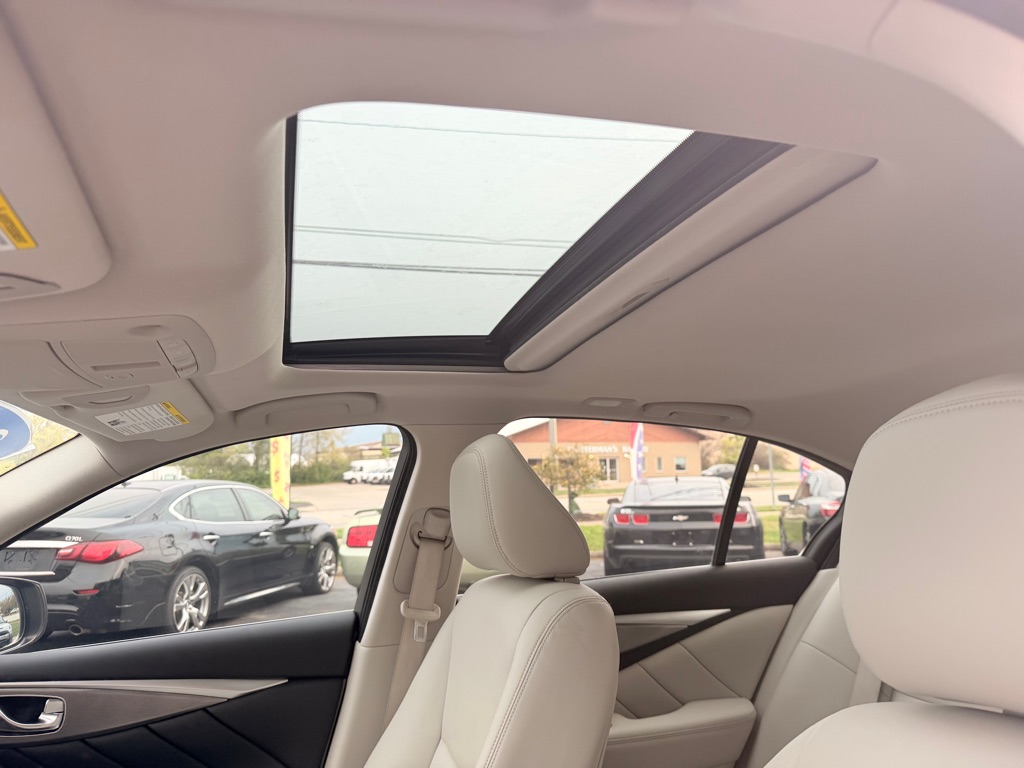 Photo 30 of this INFINITI Q50