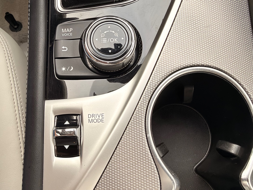 Photo 29 of this INFINITI Q50