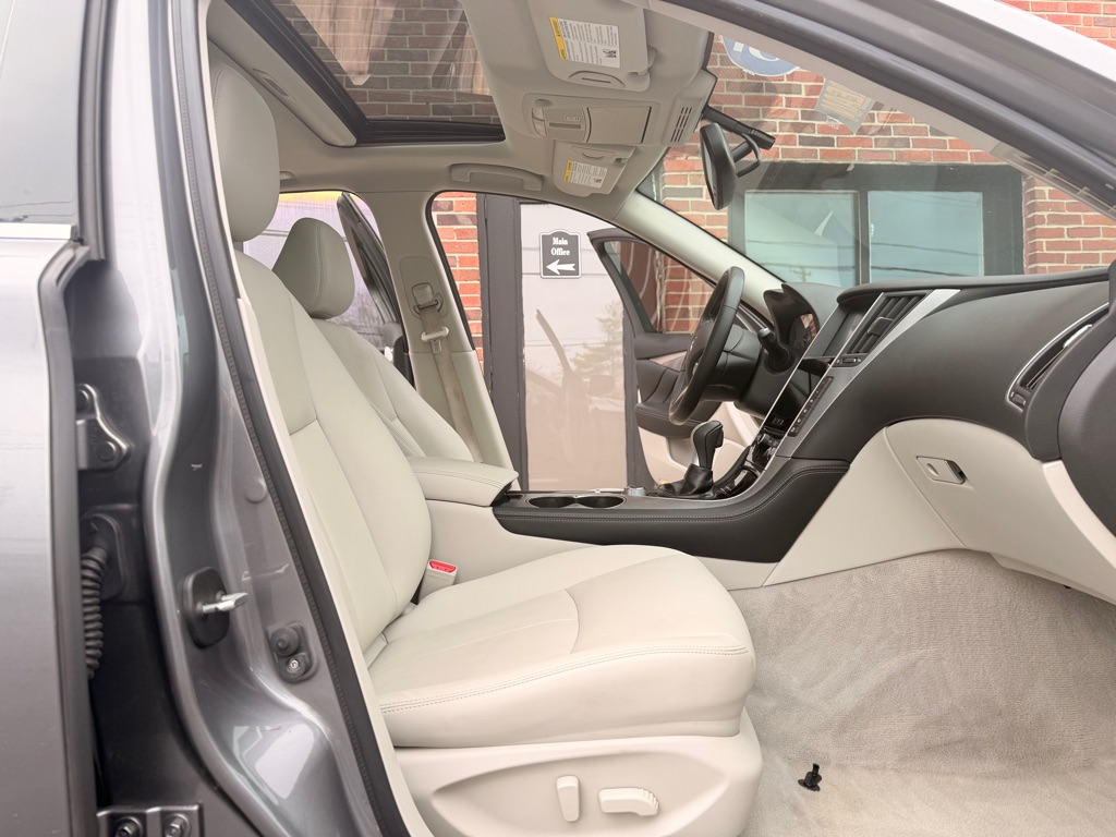 Photo 18 of this INFINITI Q50