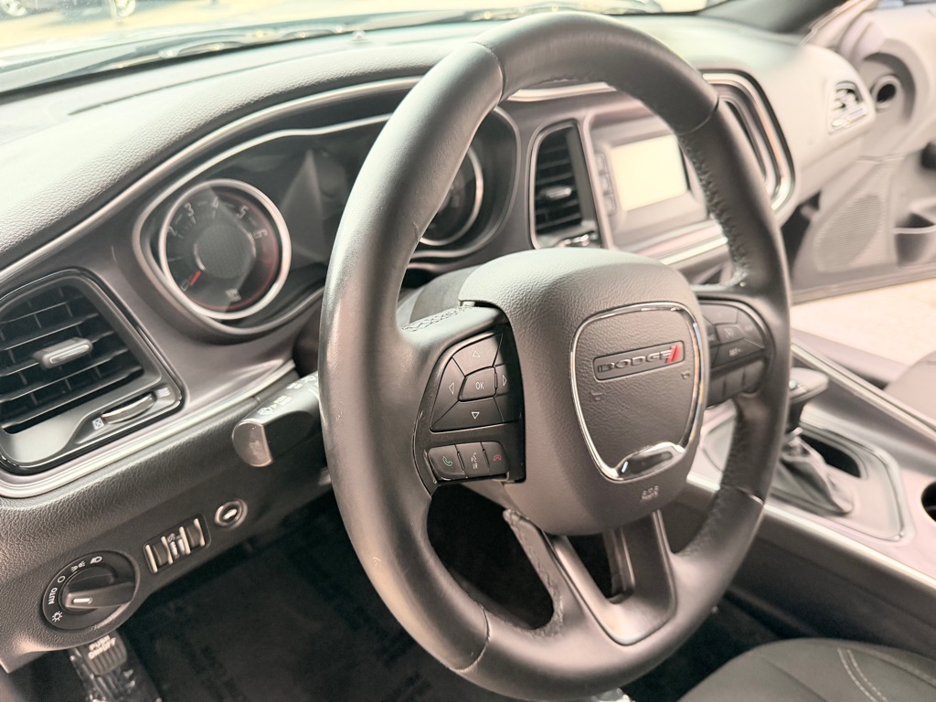 Photo 8 of this DODGE CHALLENGER