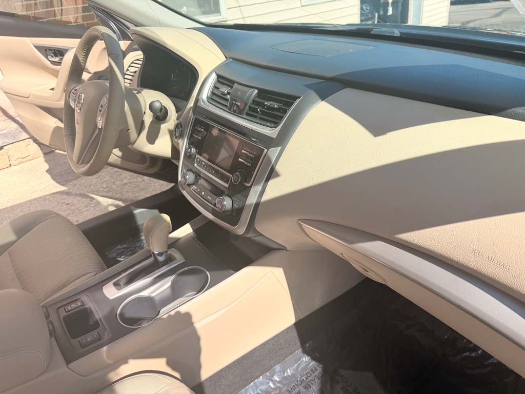 Photo 16 of this NISSAN ALTIMA