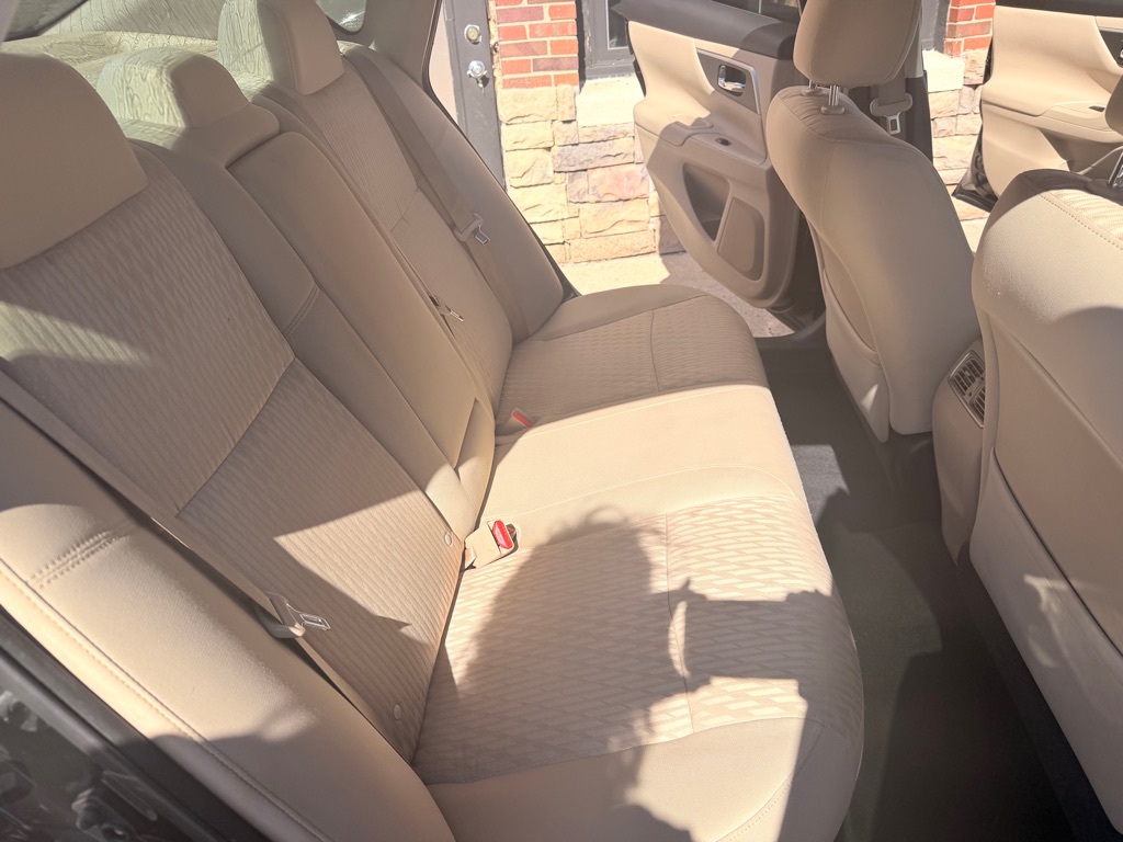 Photo 14 of this NISSAN ALTIMA