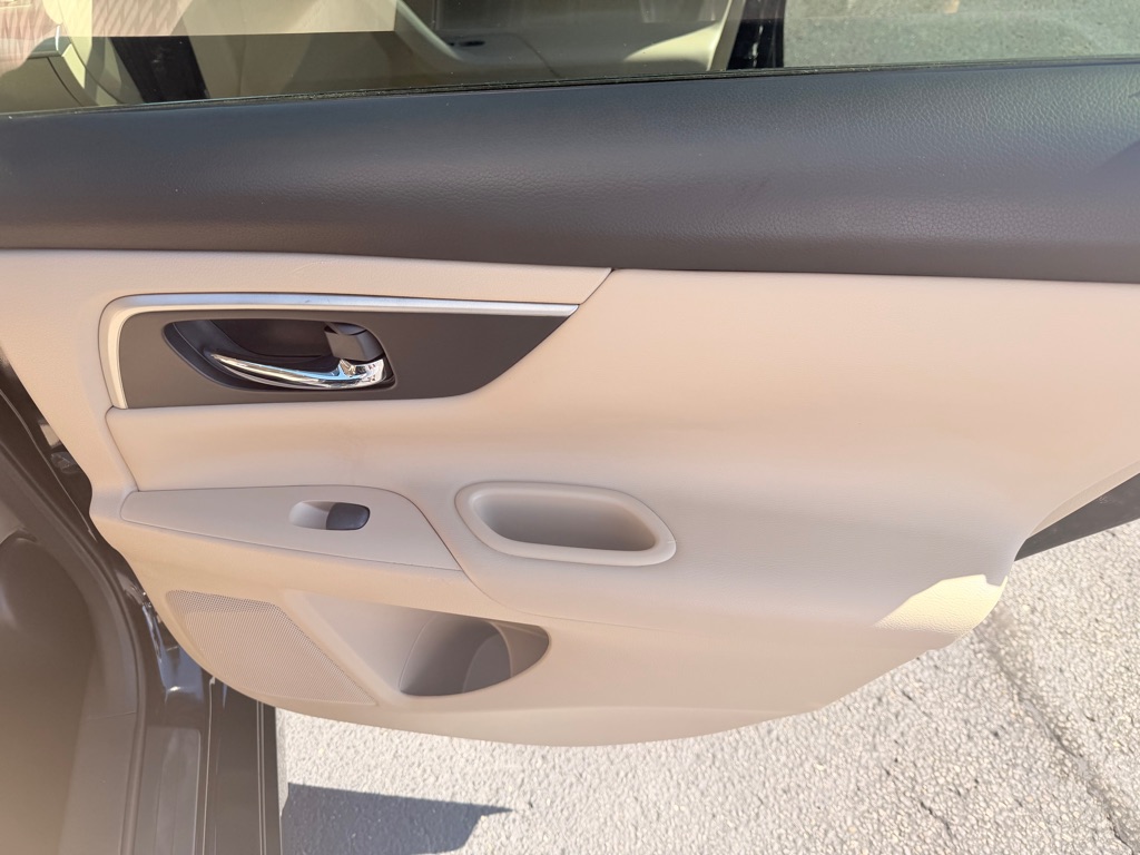 Photo 15 of this NISSAN ALTIMA