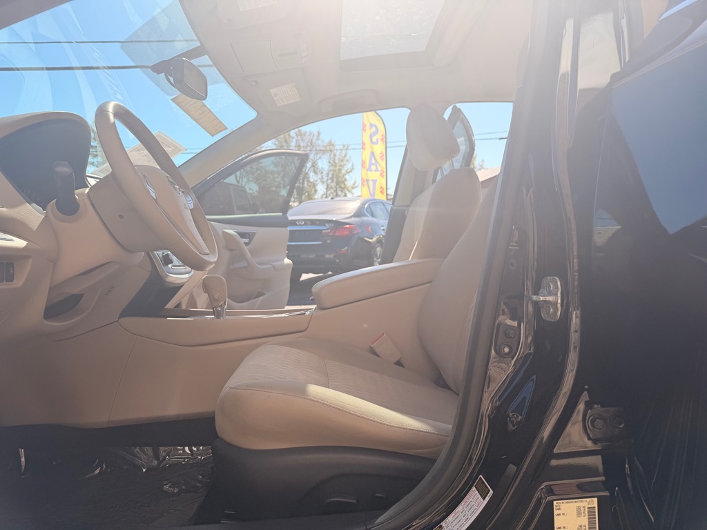 Photo 9 of this NISSAN ALTIMA