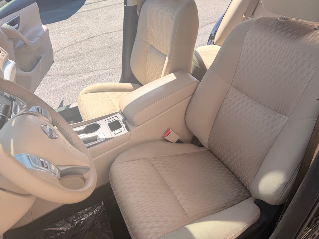 Photo 10 of this NISSAN ALTIMA