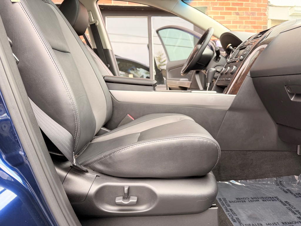 Photo 21 of this MAZDA CX-9