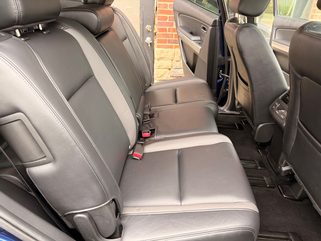 Photo 17 of this MAZDA CX-9