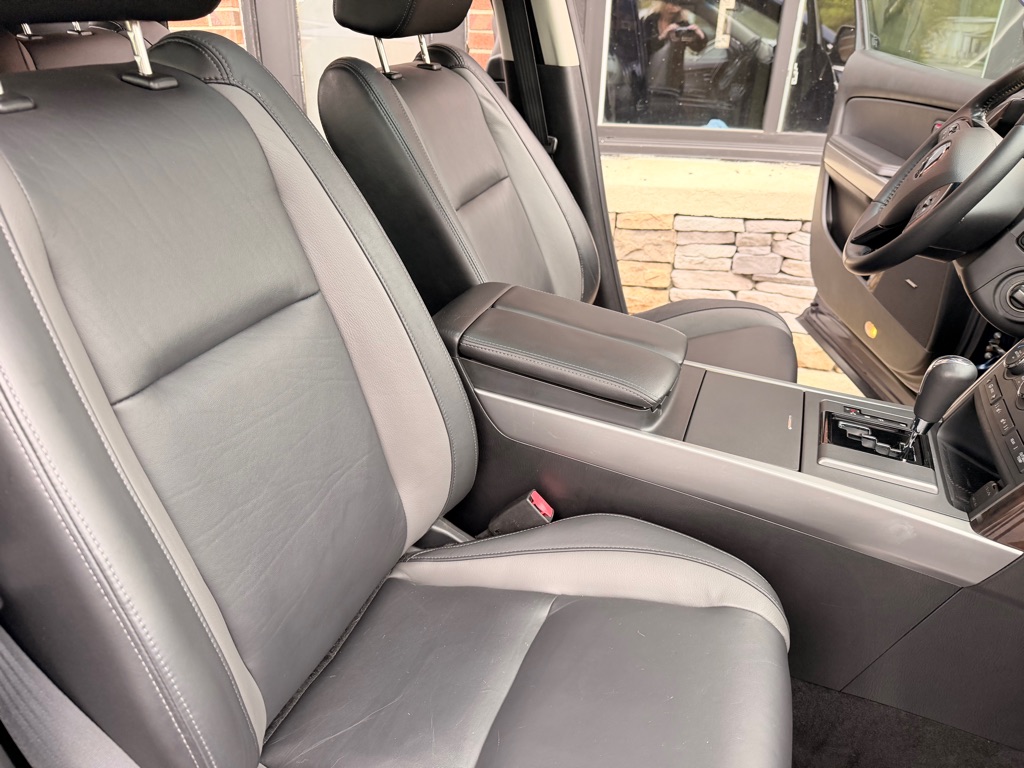 Photo 22 of this MAZDA CX-9