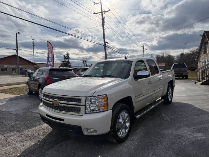 Photo 2 of this CHEVROLET SILVERADO 1500
