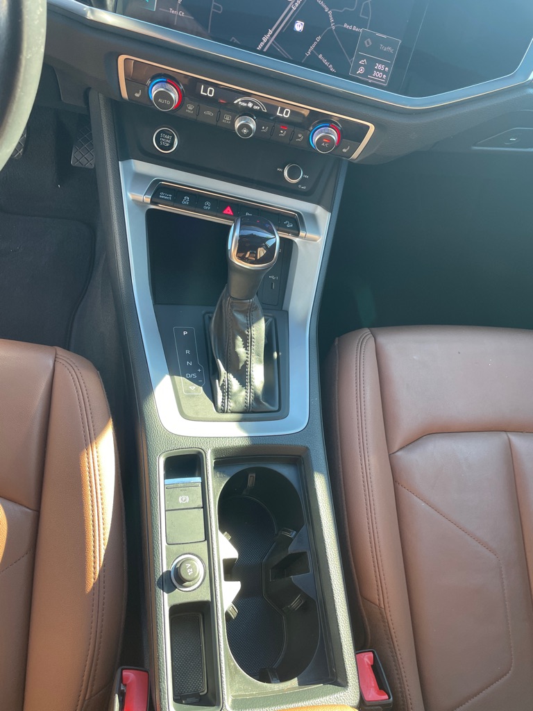 Photo 20 of this AUDI Q3