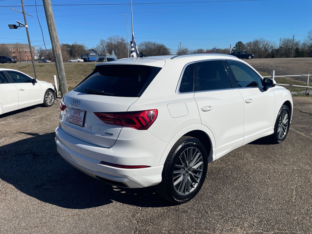 Photo 11 of this AUDI Q3