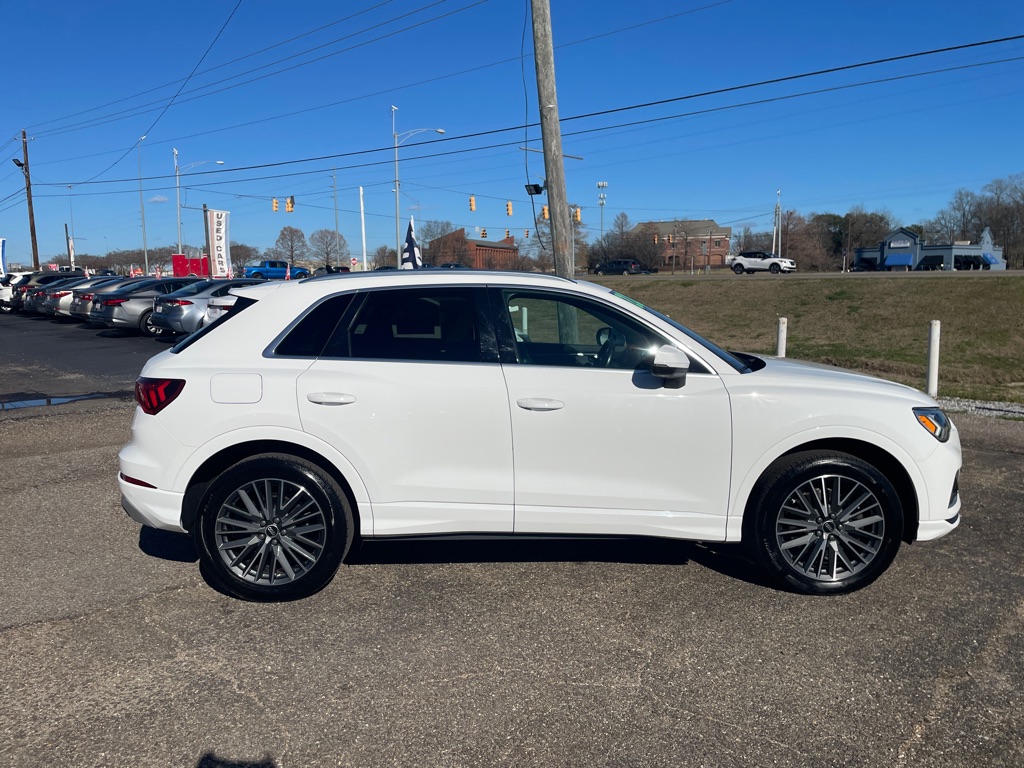 Photo 12 of this AUDI Q3