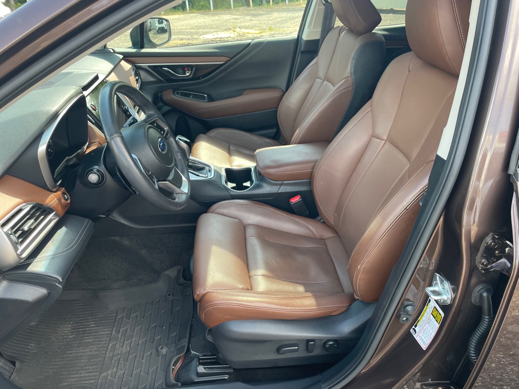 Photo 3 of this SUBARU OUTBACK