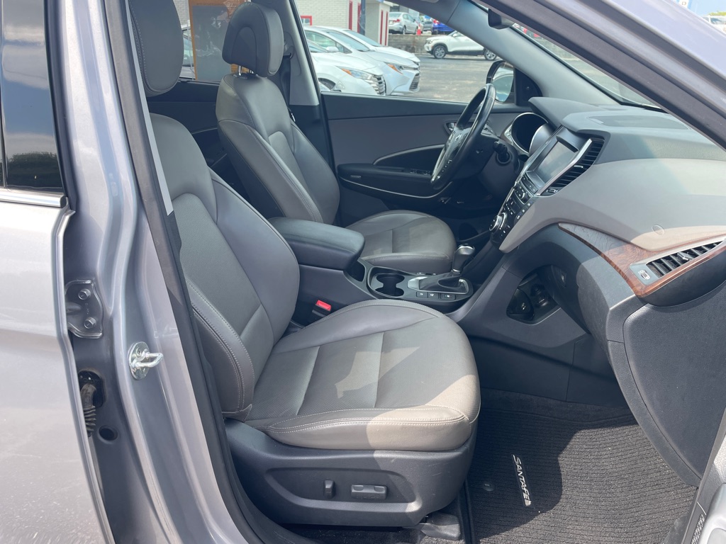 Photo 16 of this HYUNDAI SANTA FE XL