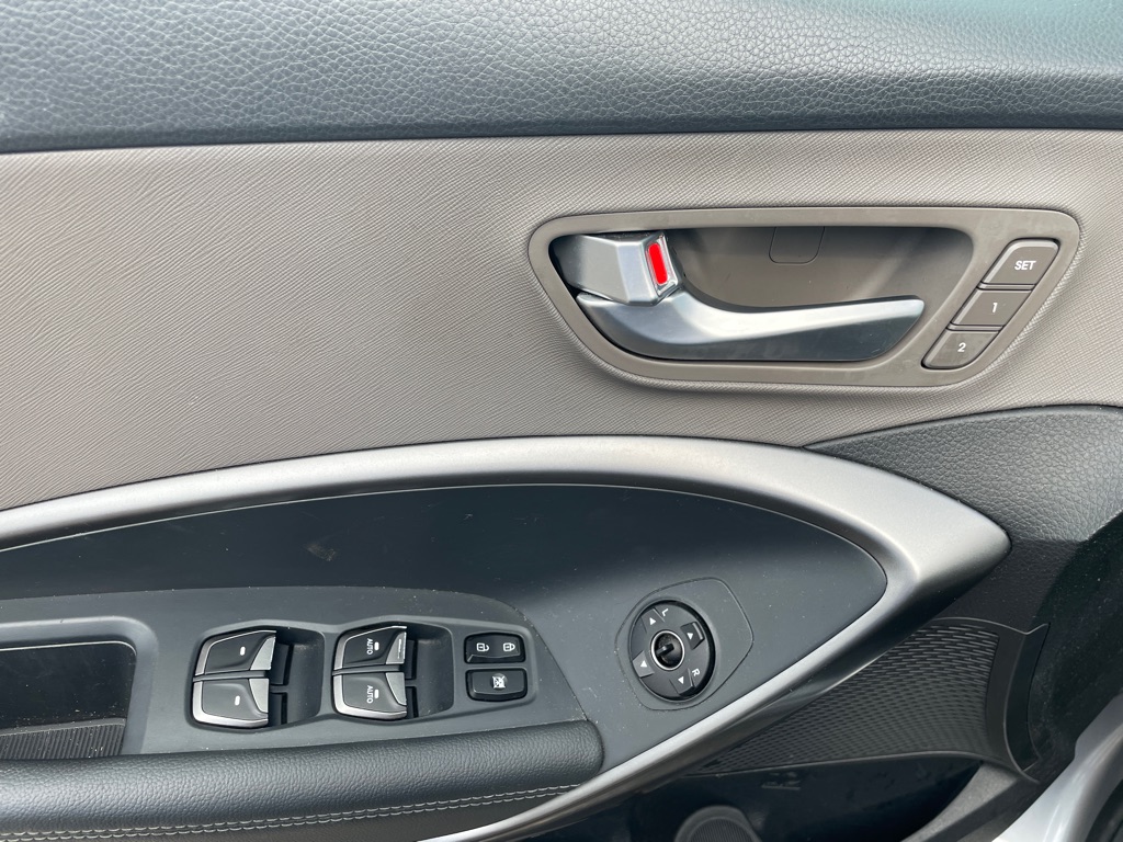 Photo 19 of this HYUNDAI SANTA FE XL