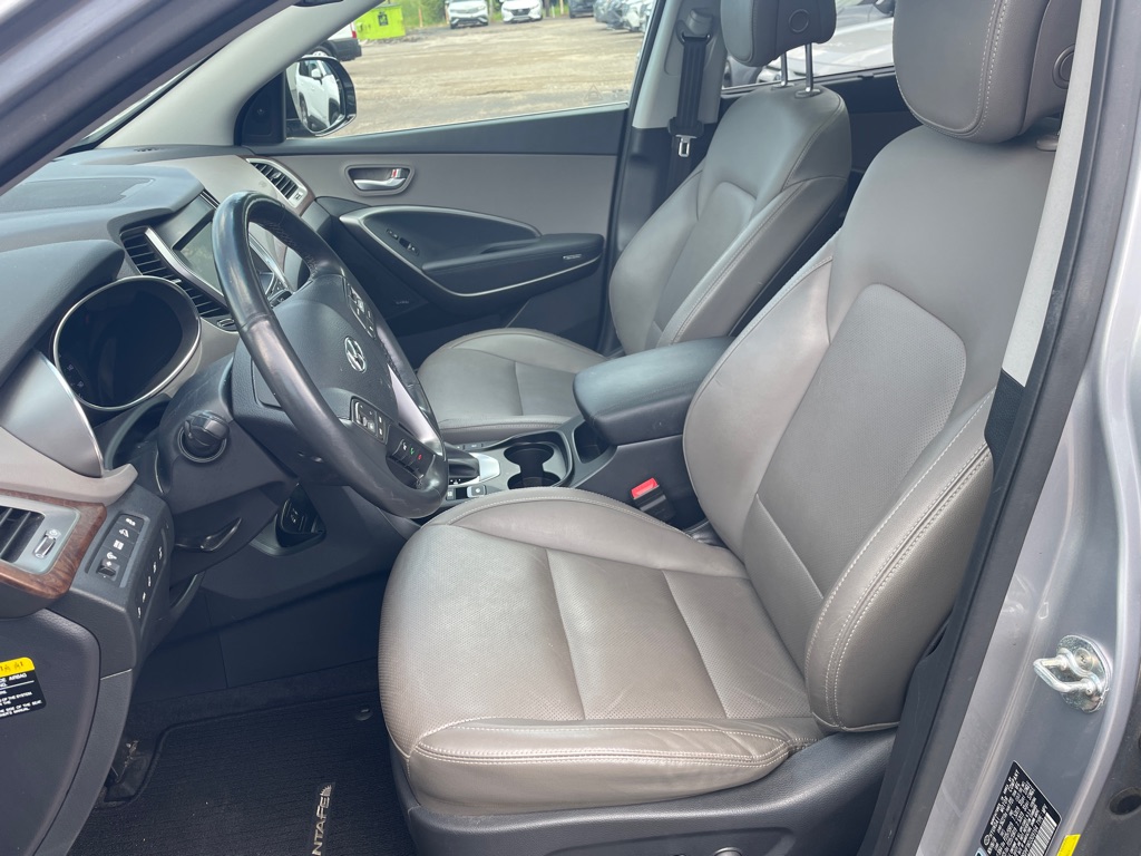 Photo 3 of this HYUNDAI SANTA FE XL