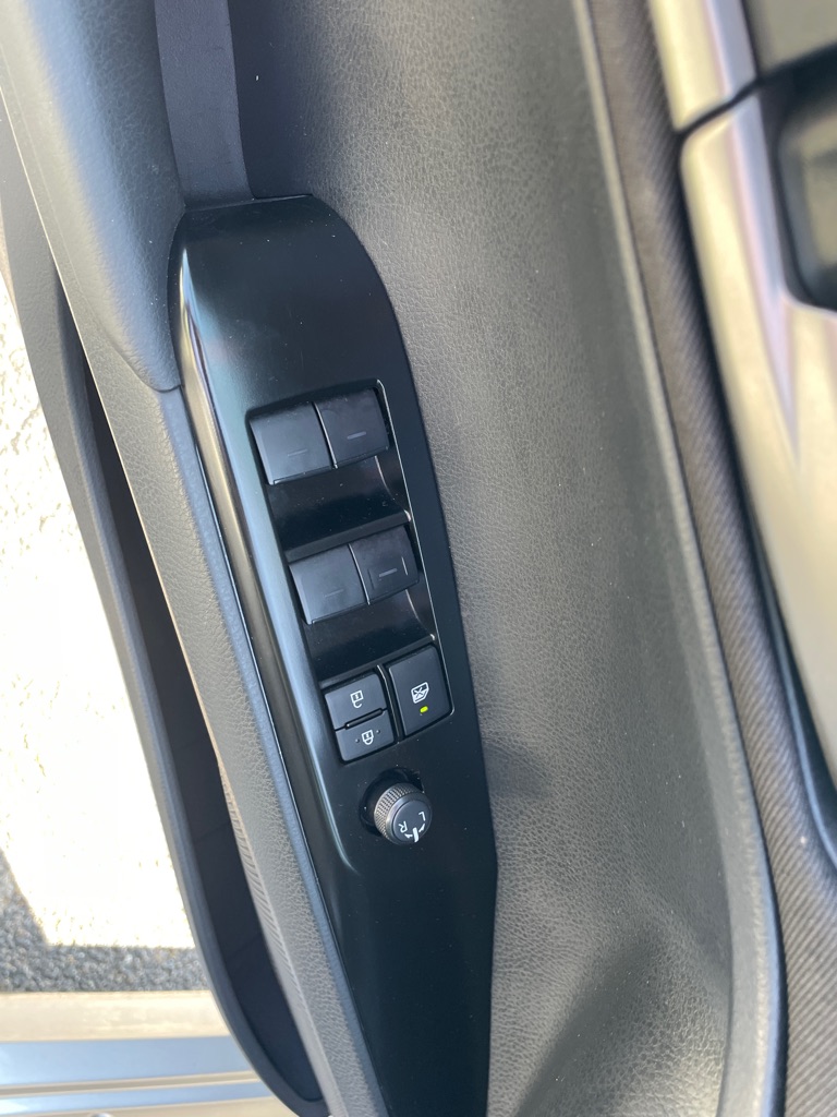 Photo 15 of this TOYOTA CAMRY