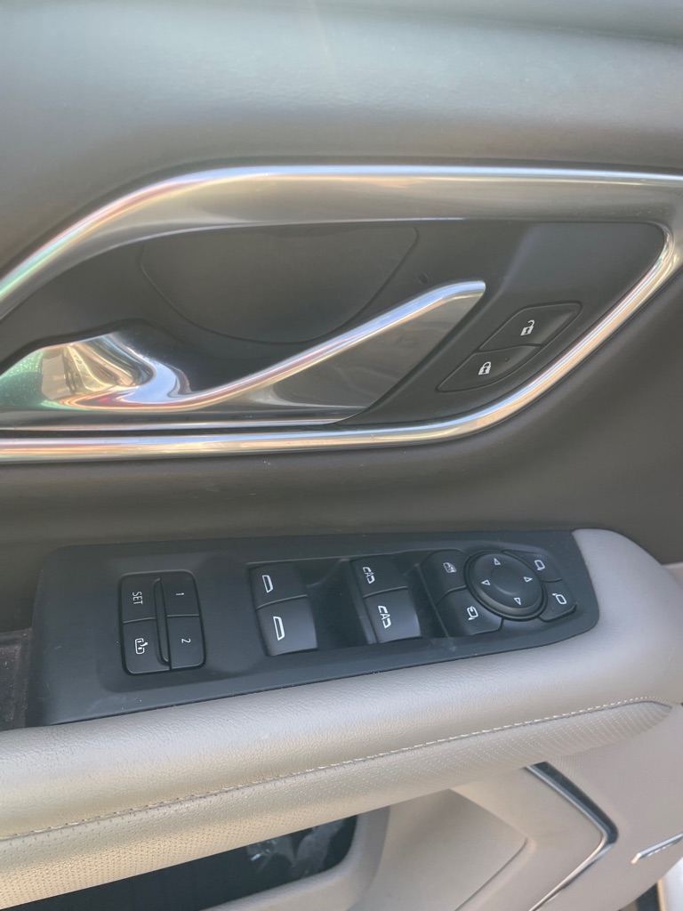 Photo 18 of this GMC YUKON