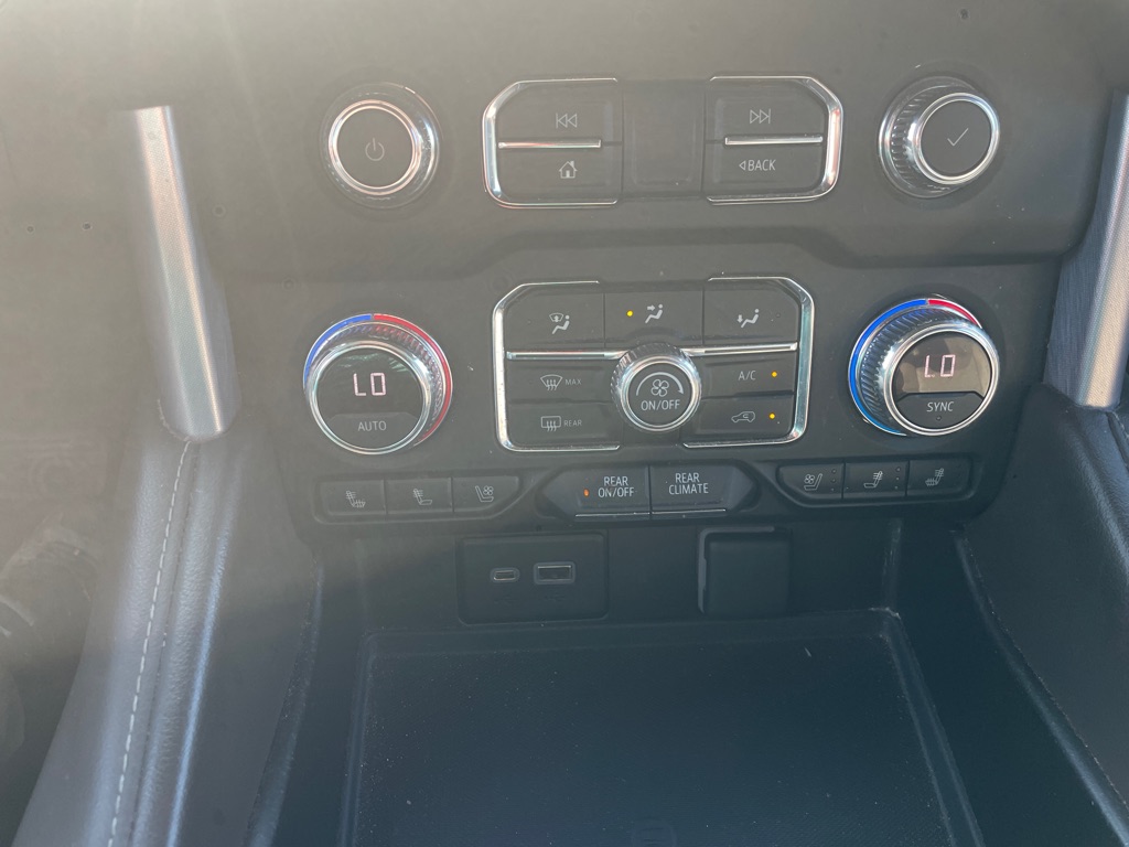 Photo 21 of this GMC YUKON