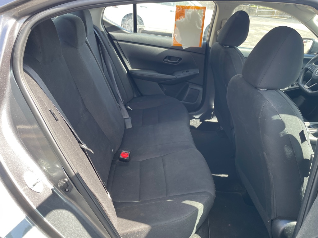 Photo 11 of this NISSAN SENTRA