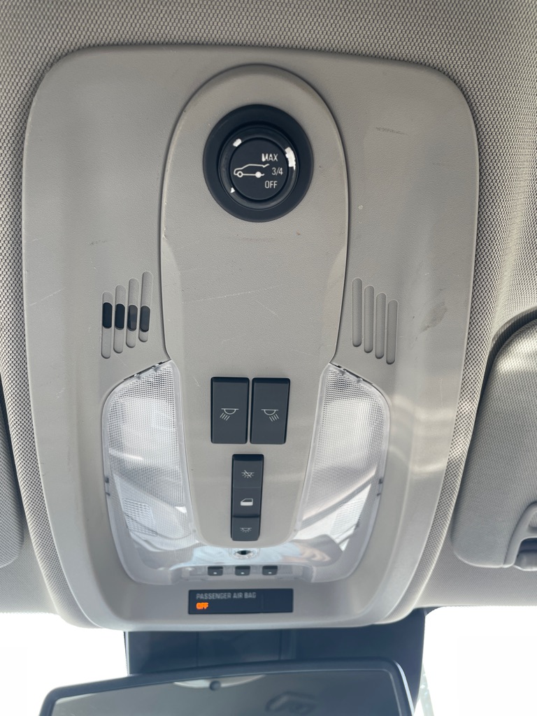 Photo 19 of this CHEVROLET EQUINOX