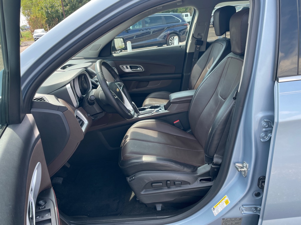 Photo 3 of this CHEVROLET EQUINOX
