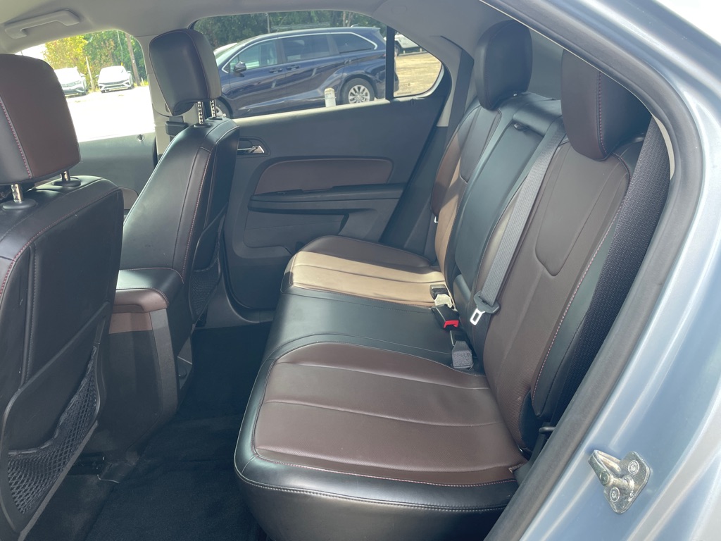 Photo 5 of this CHEVROLET EQUINOX