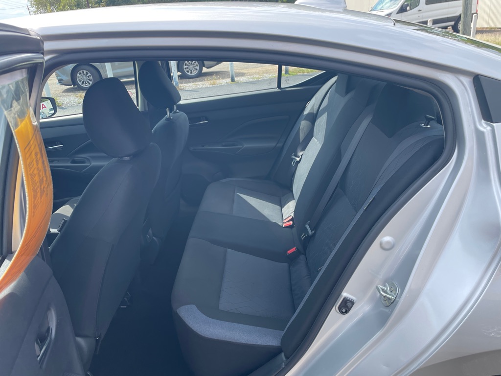 Photo 5 of this NISSAN VERSA