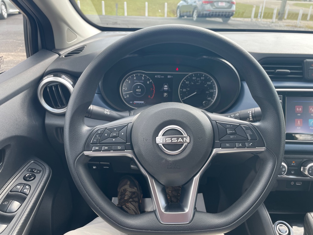 Photo 15 of this NISSAN VERSA