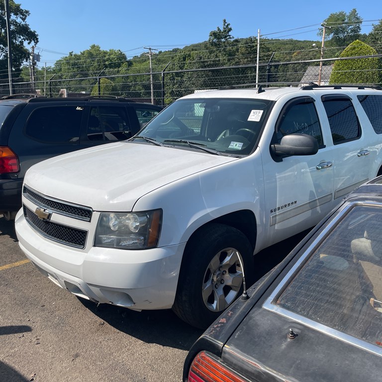 2011 Chevrolet Suburban 4WD 1500 LT's photo