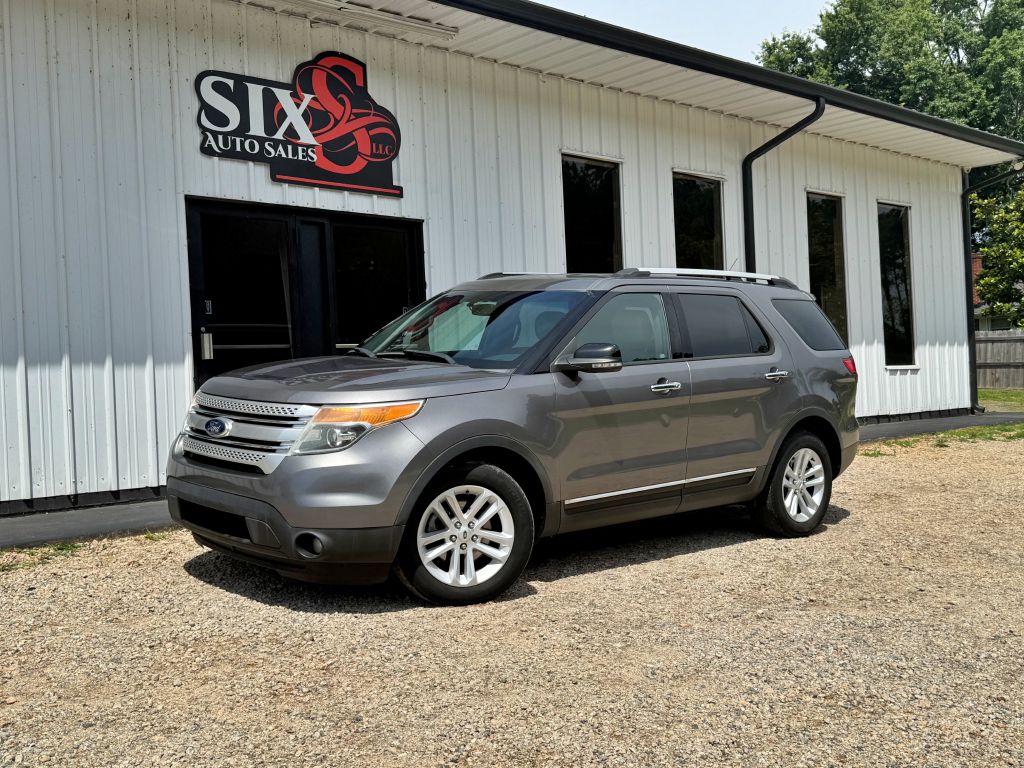 Photo 14 of this FORD EXPLORER
