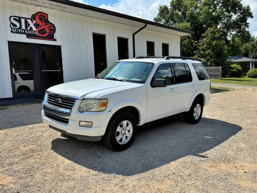 Photo 14 of this FORD EXPLORER