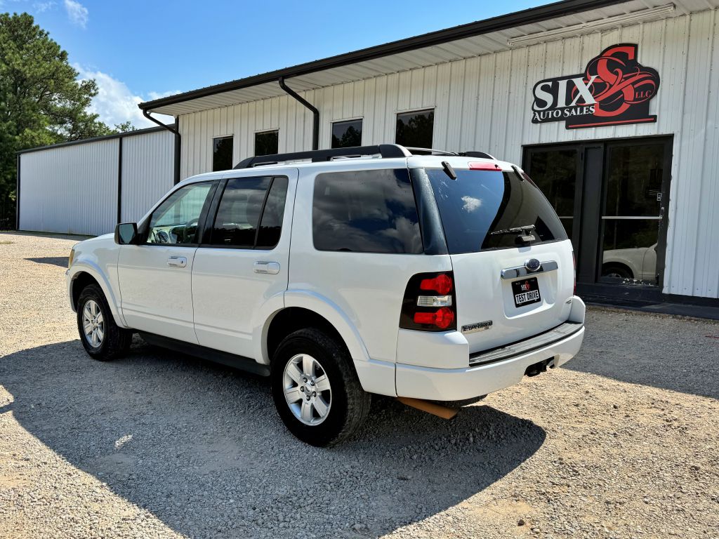 Photo 4 of this FORD EXPLORER