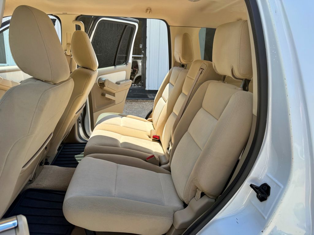 Photo 10 of this FORD EXPLORER