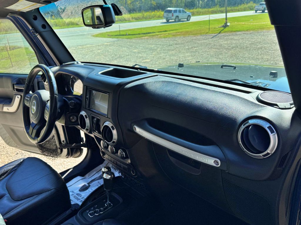 Photo 8 of this JEEP WRANGLER UNLIMI
