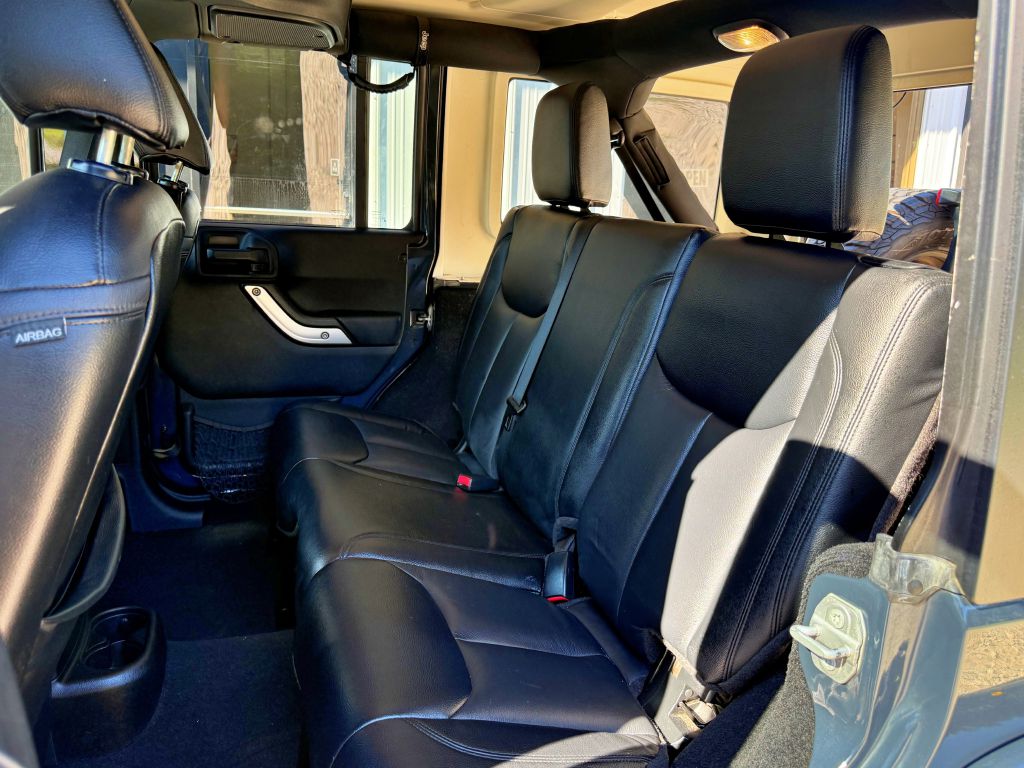 Photo 13 of this JEEP WRANGLER UNLIMI