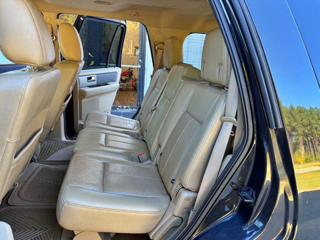 Photo 12 of this FORD EXPEDITION